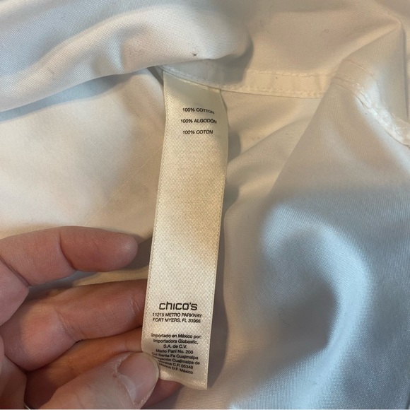 Chico’s No-Iron Crisp White Button Down Blouse Size 2/12 - Picture 4 of 10